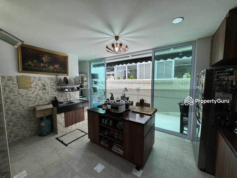 Terrace for Sale, Kew Drive, SGD 3,380,000 | 99-year lease