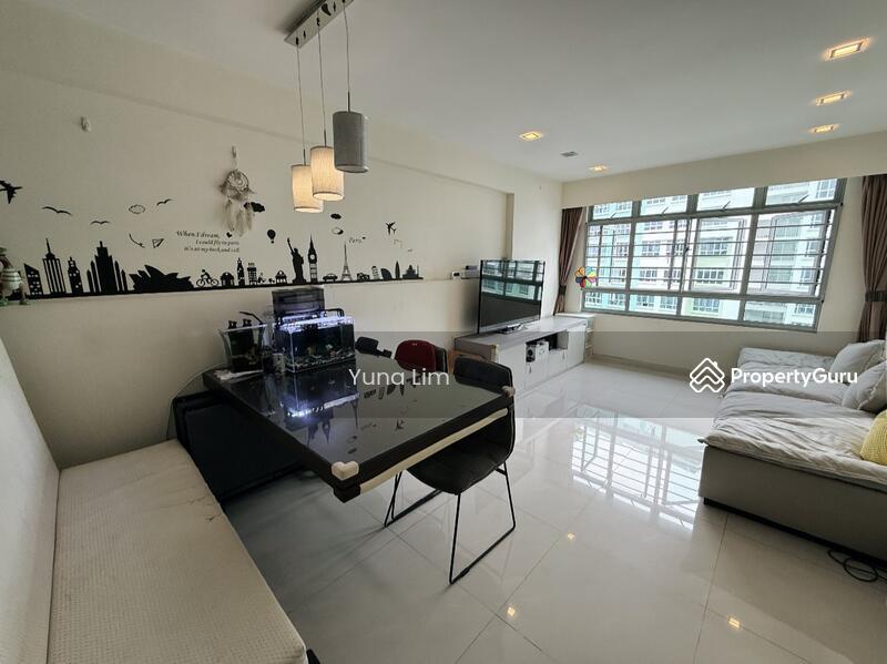 Prop-GPT: HDB Flat: D19  208B Compassvale Lane