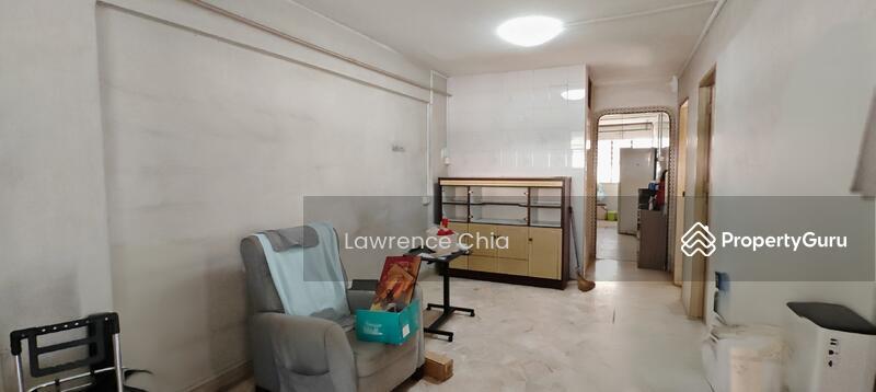 Prop-GPT: HDB Flat: D19  318 Hougang Avenue 5