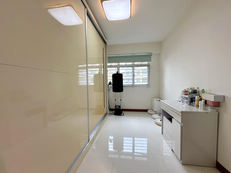 HDB Apartment for Sale, 488D Choa Chu Kang Avenue 5 HDB Apartment For Sale, $635,000, 3 Bed 2 Bath 1,001 sqft $634.00 psf, SGD 635,000 | 99-year Leasehold