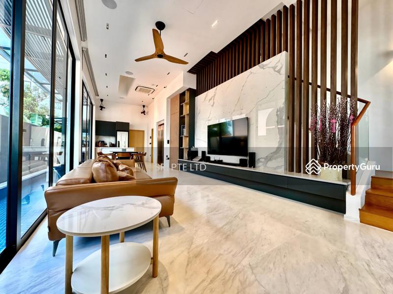 Prop-GPT: Corner Terrace: D14   ALMOST NEW. SMART HOME, SOLAR PANELS, EV READY. RENOVATED! CALL 8511 1005