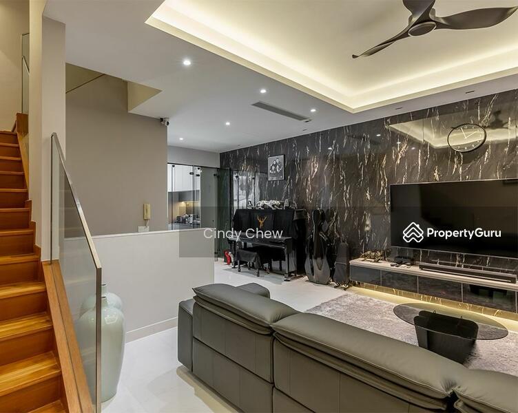 Prop-GPT: Cluster House: D11  Hillcrest Villa