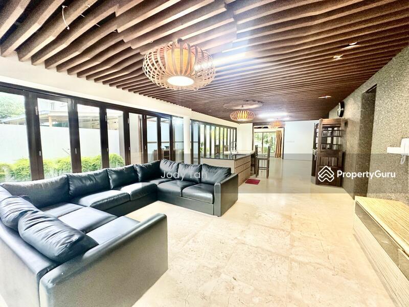 Prop-GPT: Semi-Detached: D16  ?? Beautiful Semi D in the East Do not Miss! ??