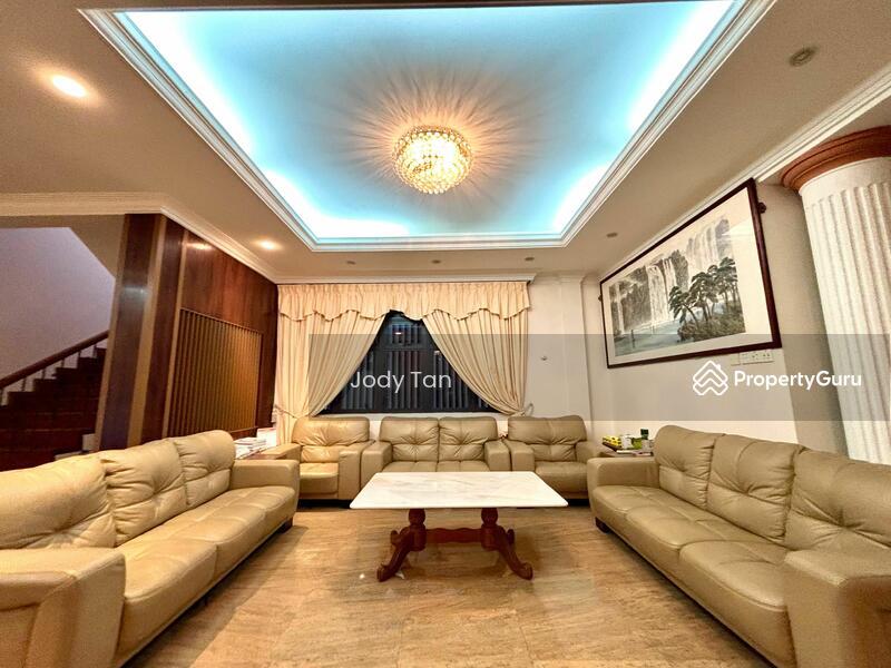 Bungalow for Sale, Beautiful Bungalow At Kew Estate Close To Mrt, SGD 5,000,000 | 99-year lease