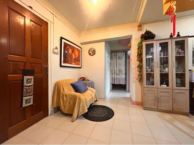 Prop-GPT: HDB Apartment: D22 Boon Lay 547 Jurong West Street 42