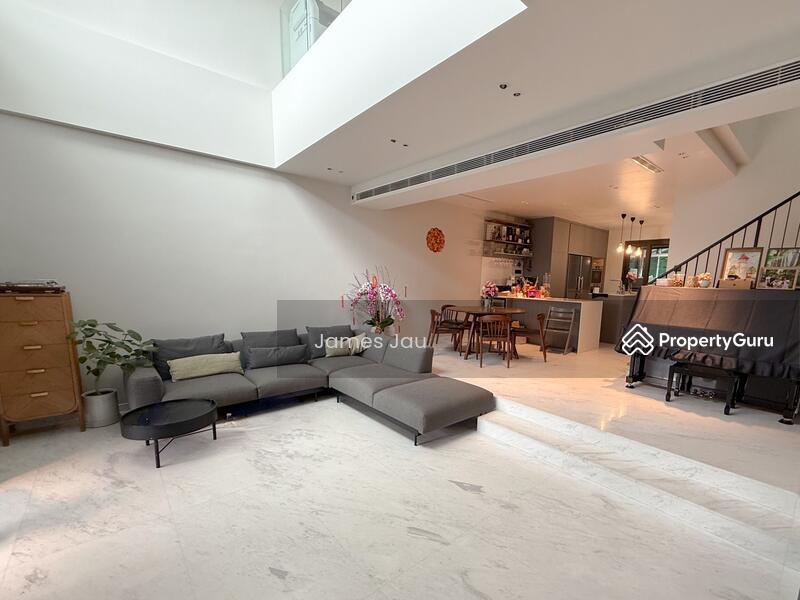 Prop-GPT: Terrace: D15  Almost New! 3.5 storey inter terrace - 1 km to tao nan and walk to mrt