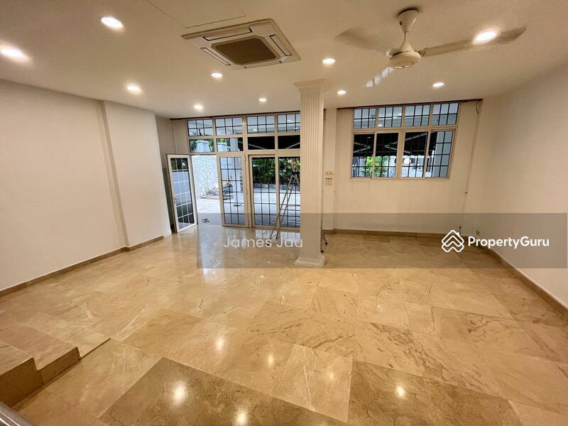 Prop-GPT: Semi-Detached: D11  Rare new listing along vanda road!  Wide frontage! North facing!