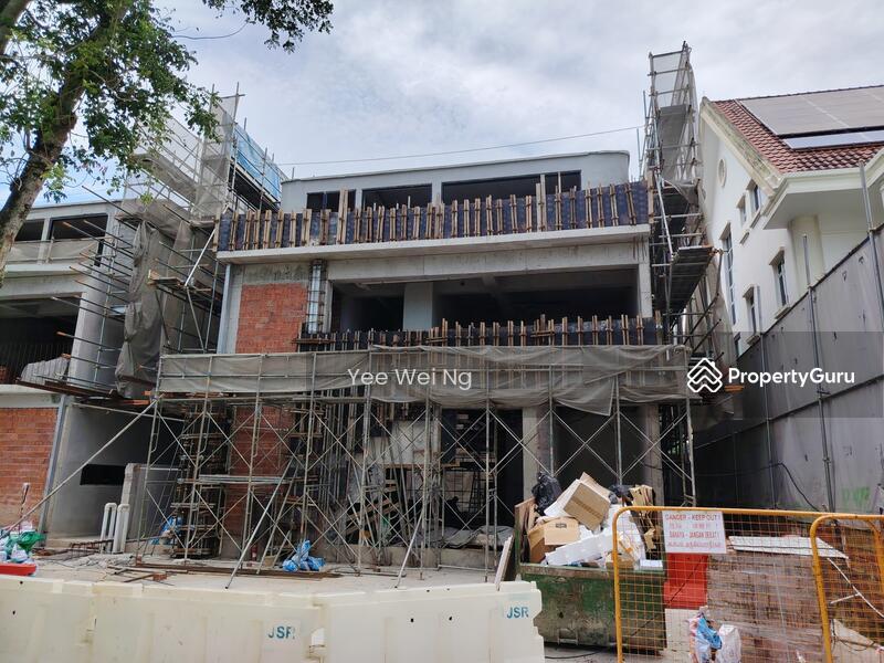 Prop-GPT: Bungalow: D13  Braddell Heights Estate