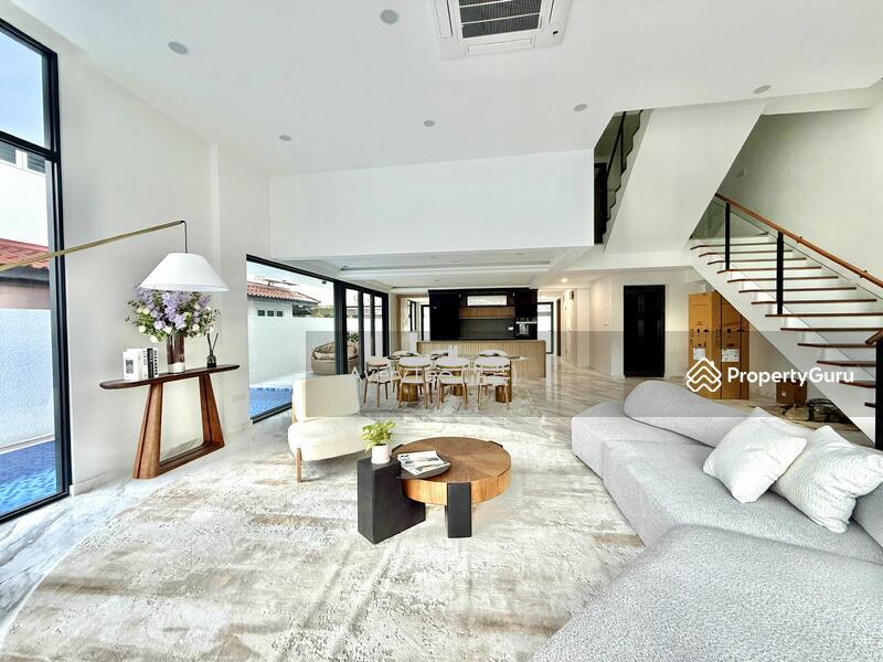 Prop-GPT: Semi-Detached: D15  ??D15 East TOP brand new