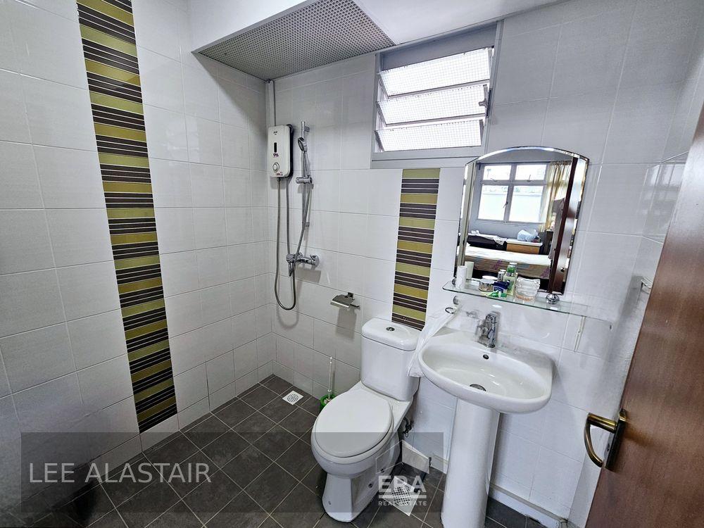 HDB - 2 room for Sale, Edgefield Plains 673A Edgefield Plains, SGD 500,000 | Leasehold