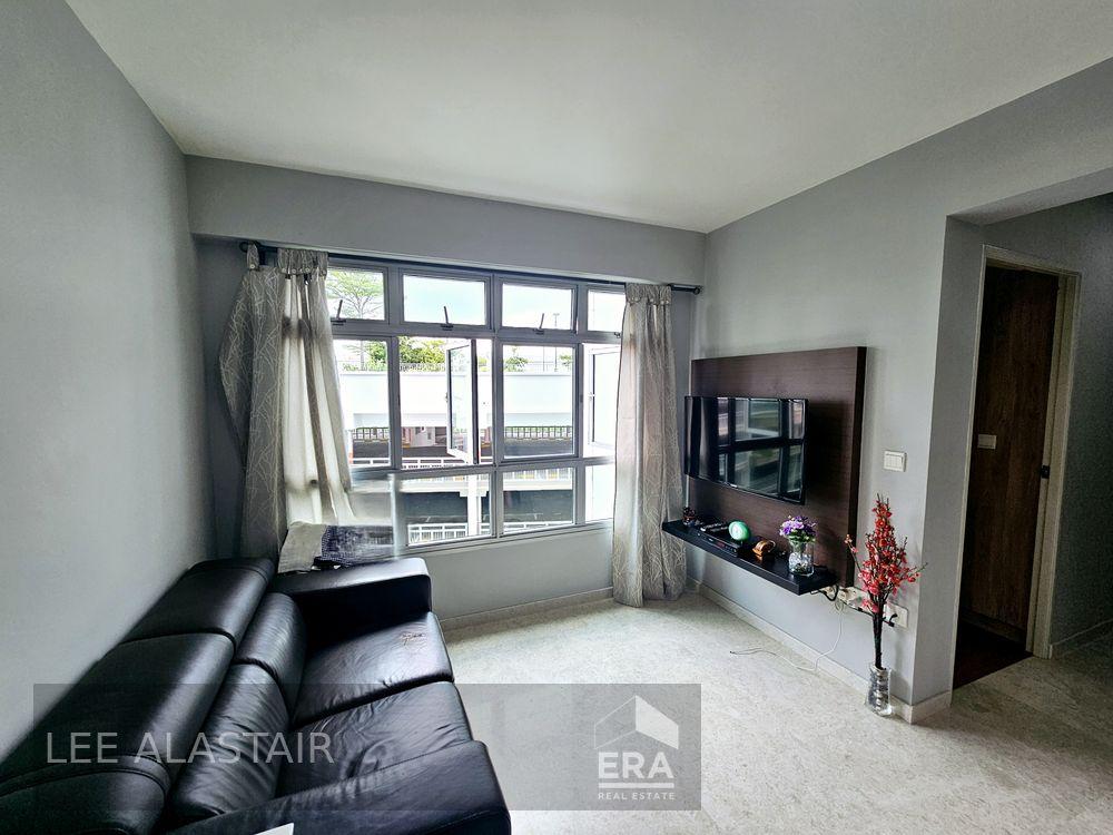 HDB - 2 room for Sale, Edgefield Plains 673A Edgefield Plains, SGD 500,000 | Leasehold