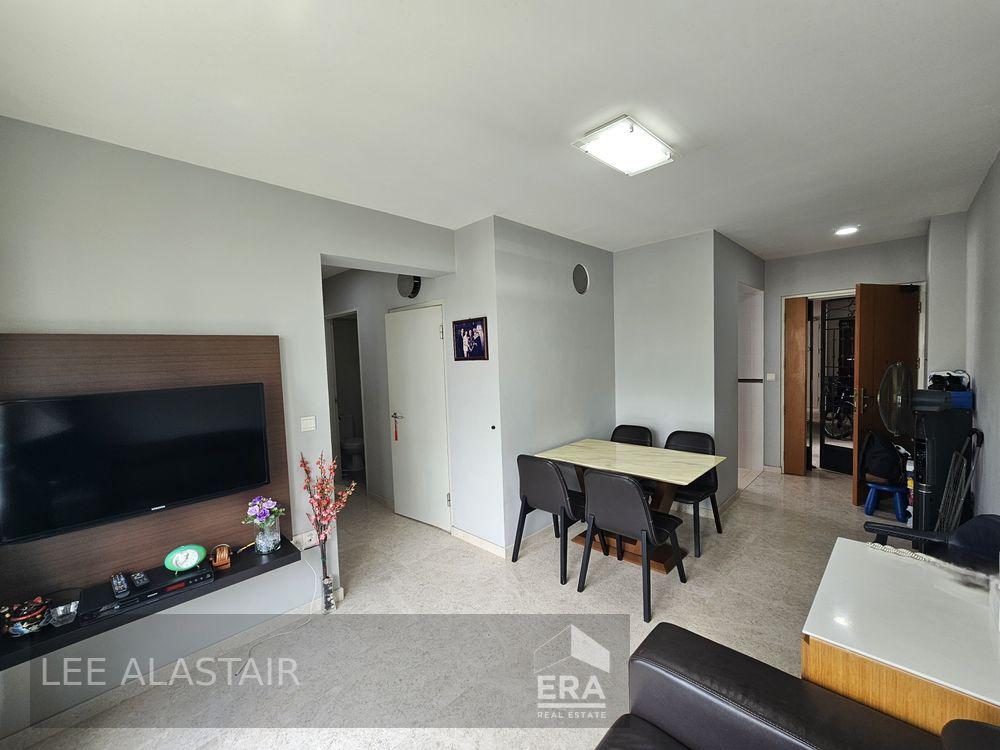HDB - 2 room for Sale, Edgefield Plains 673A Edgefield Plains, SGD 500,000 | Leasehold