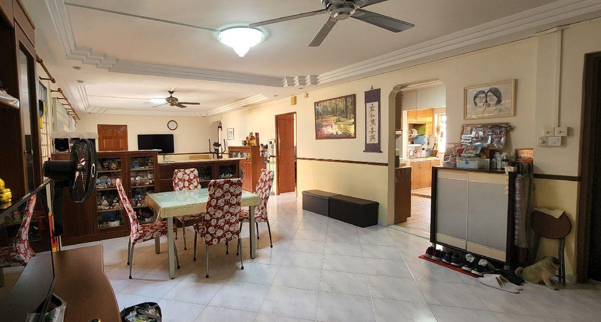 HDB Apartment for Sale: D18, 523856