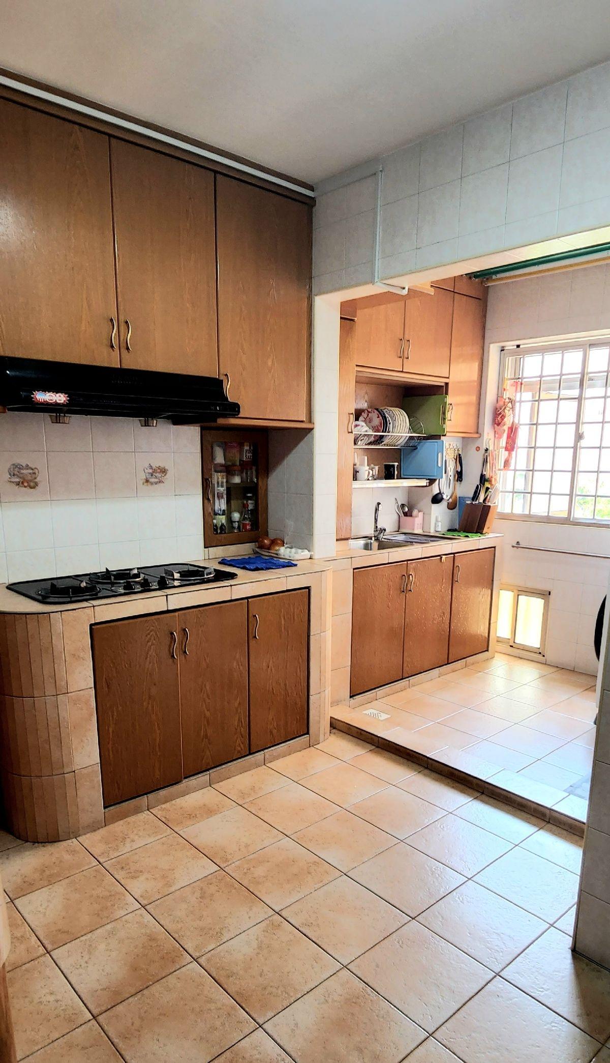 HDB Apartment for Sale: D18, 523856