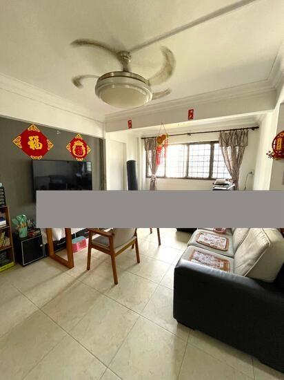Prop-GPT: HDB Apartment: D25  738 Woodlands Circle