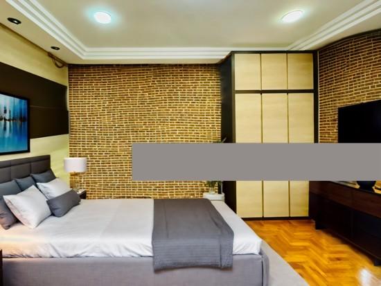 Prop-GPT: Bungalow: D23  Walk to MRT, big house