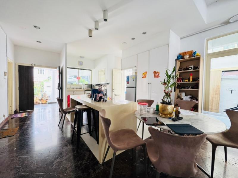 Corner Terrace for Sale, Park Villas Corner Terrace For Sale, $3,300,000, 4 Bed 4 Bath 4,225 sqft $1,387.00 psf, SGD 3,300,000 | 99-year Leasehold