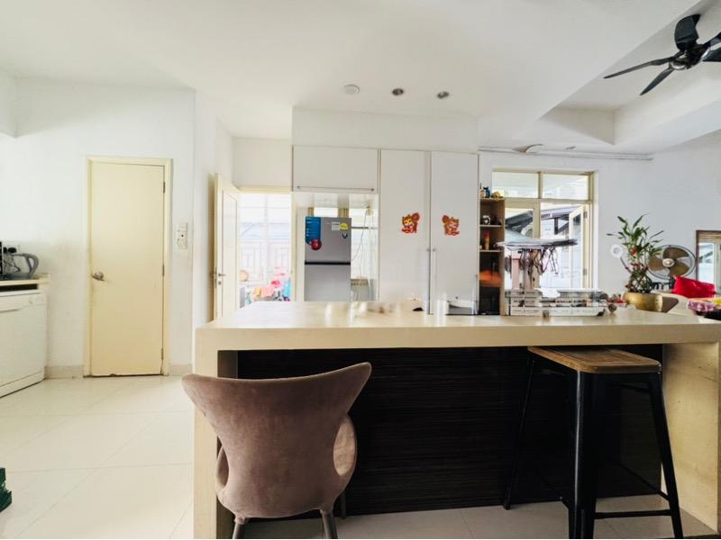 Corner Terrace for Sale, Park Villas Corner Terrace For Sale, $3,300,000, 4 Bed 4 Bath 4,225 sqft $1,387.00 psf, SGD 3,300,000 | 99-year Leasehold