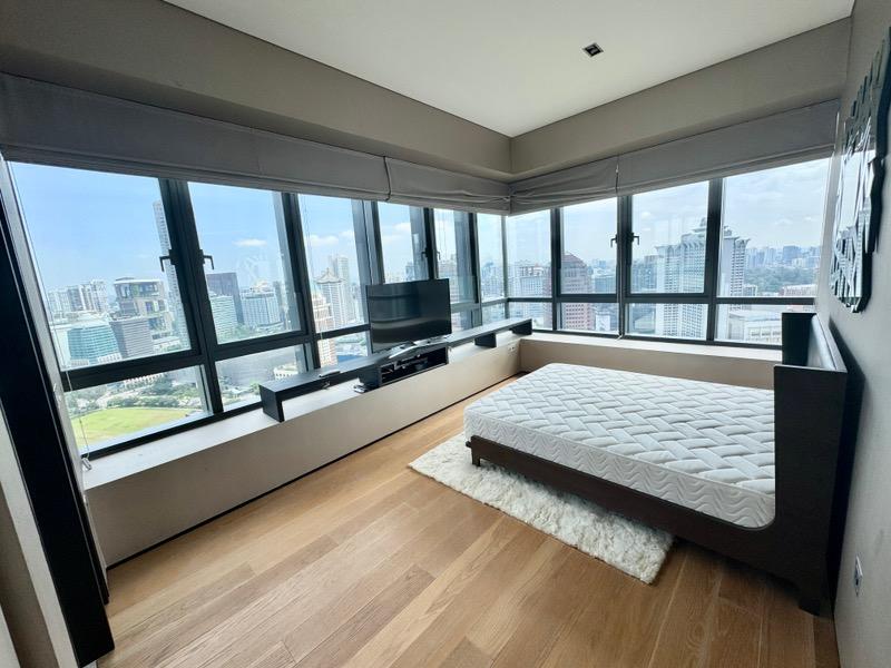 Prop-GPT: Condominium: D09  OUE Twin Peaks