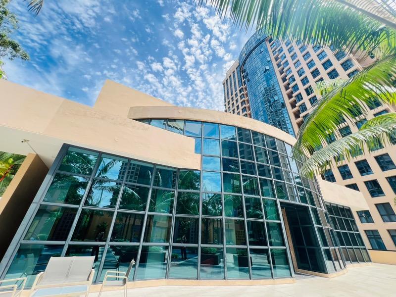 Condominium for Sale, Tanglin View Condominium For Sale, $2,398,000, 3 Bed 3 Bath 1,249 sqft $1,920.00 psf, SGD 2,398,000 | 99-year Leasehold