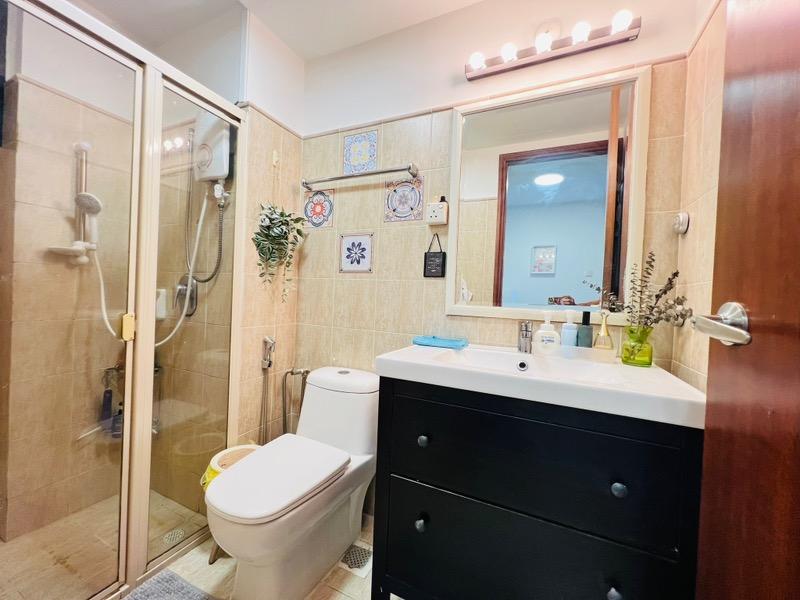 Condominium for Sale, Tanglin View Condominium For Sale, $2,398,000, 3 Bed 3 Bath 1,249 sqft $1,920.00 psf, SGD 2,398,000 | 99-year Leasehold