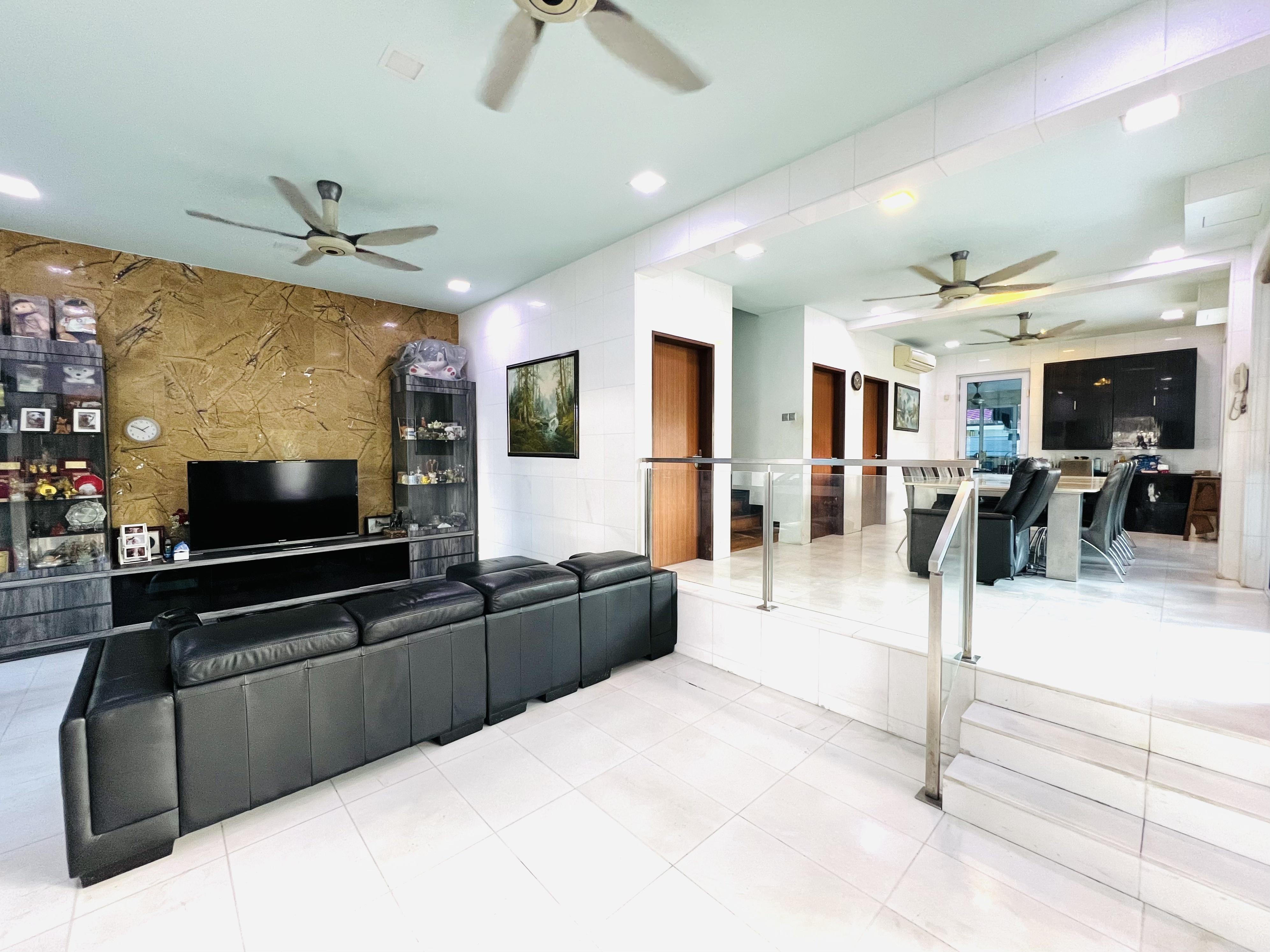 Corner Terrace for Sale, 8 Parking Lots! Huge Corner Terrace near Lorong Chuan MRT, SGD 6,800,000 | Freehold