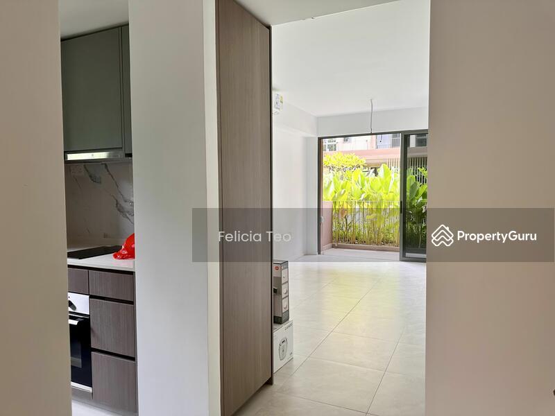 Prop-GPT: Condominium: D27 Yishun The Watergardens at Canberra