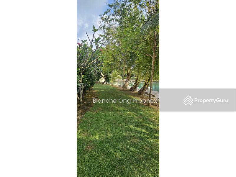 Bungalow for Sale: D04, 098000