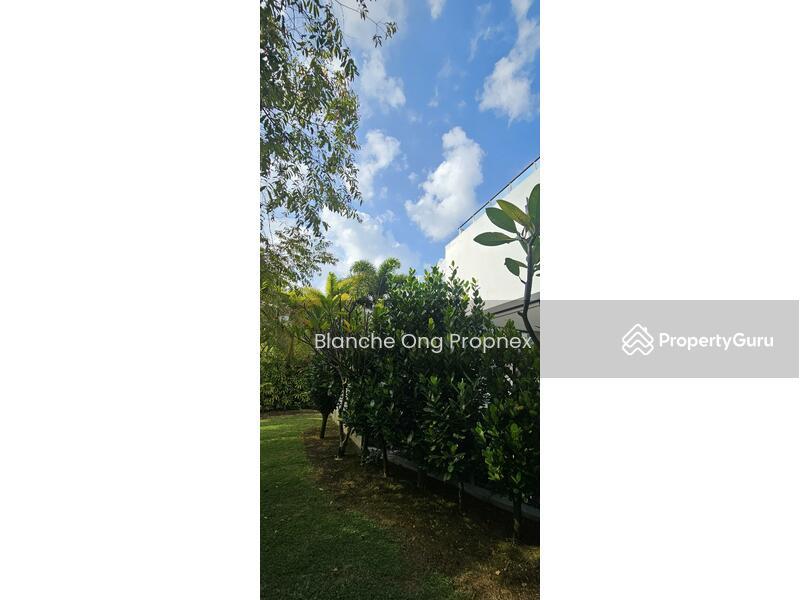 Bungalow for Sale: D04, 098000