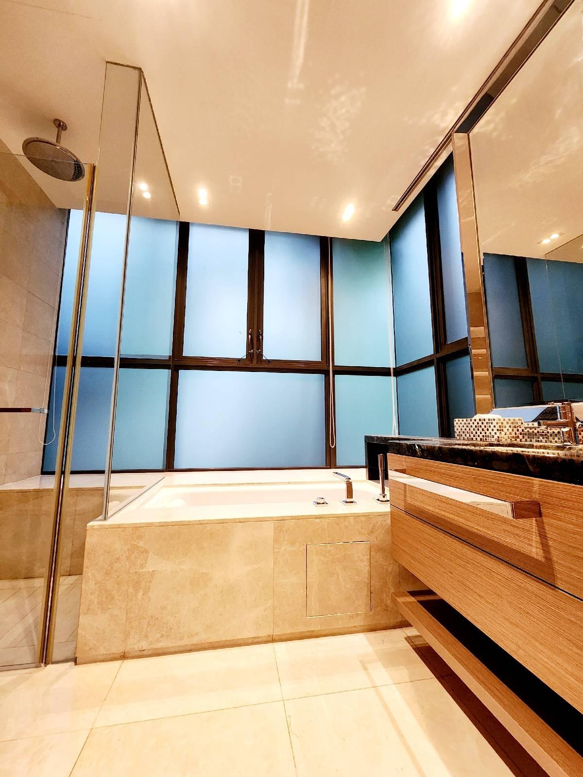 Condominium for Sale, One Balmoral Condominium For Sale, $3,960,000, 3 Bed 3 Bath 1,410 sqft $2,809.00 psf, SGD 3,960,000 | Freehold