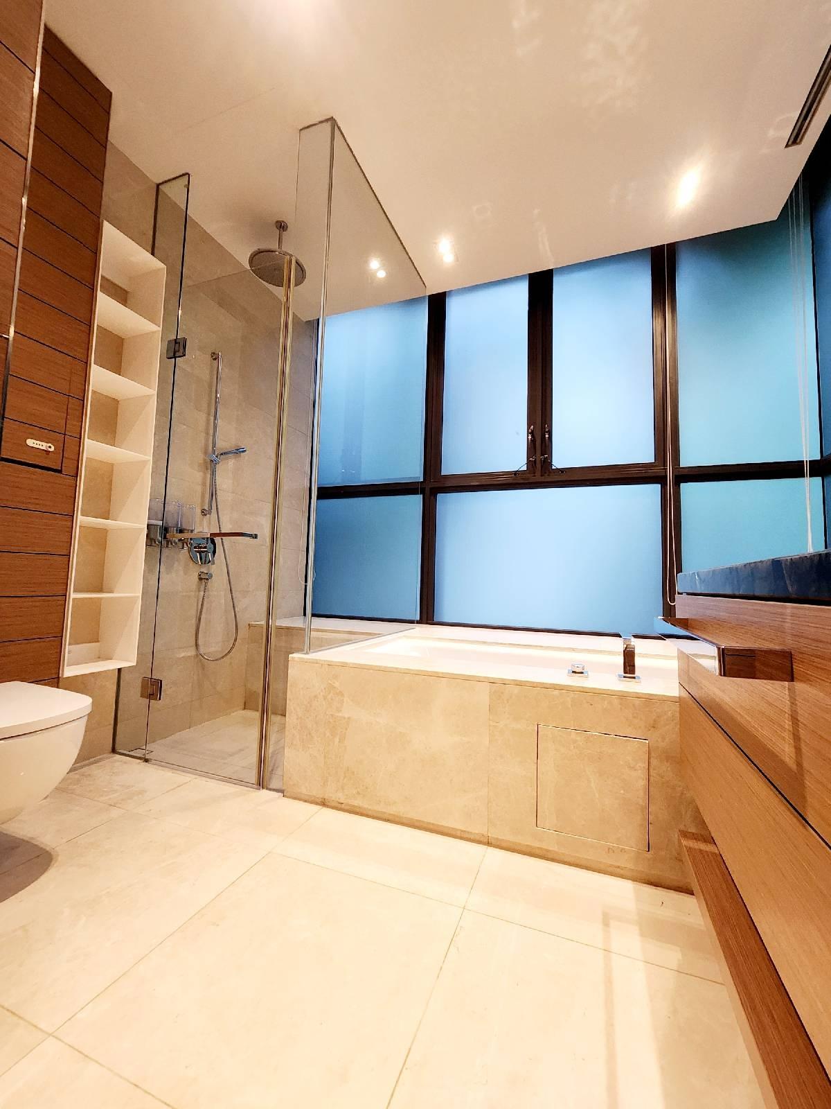 Condominium for Sale, One Balmoral Condominium For Sale, $3,960,000, 3 Bed 3 Bath 1,410 sqft $2,809.00 psf, SGD 3,960,000 | Freehold