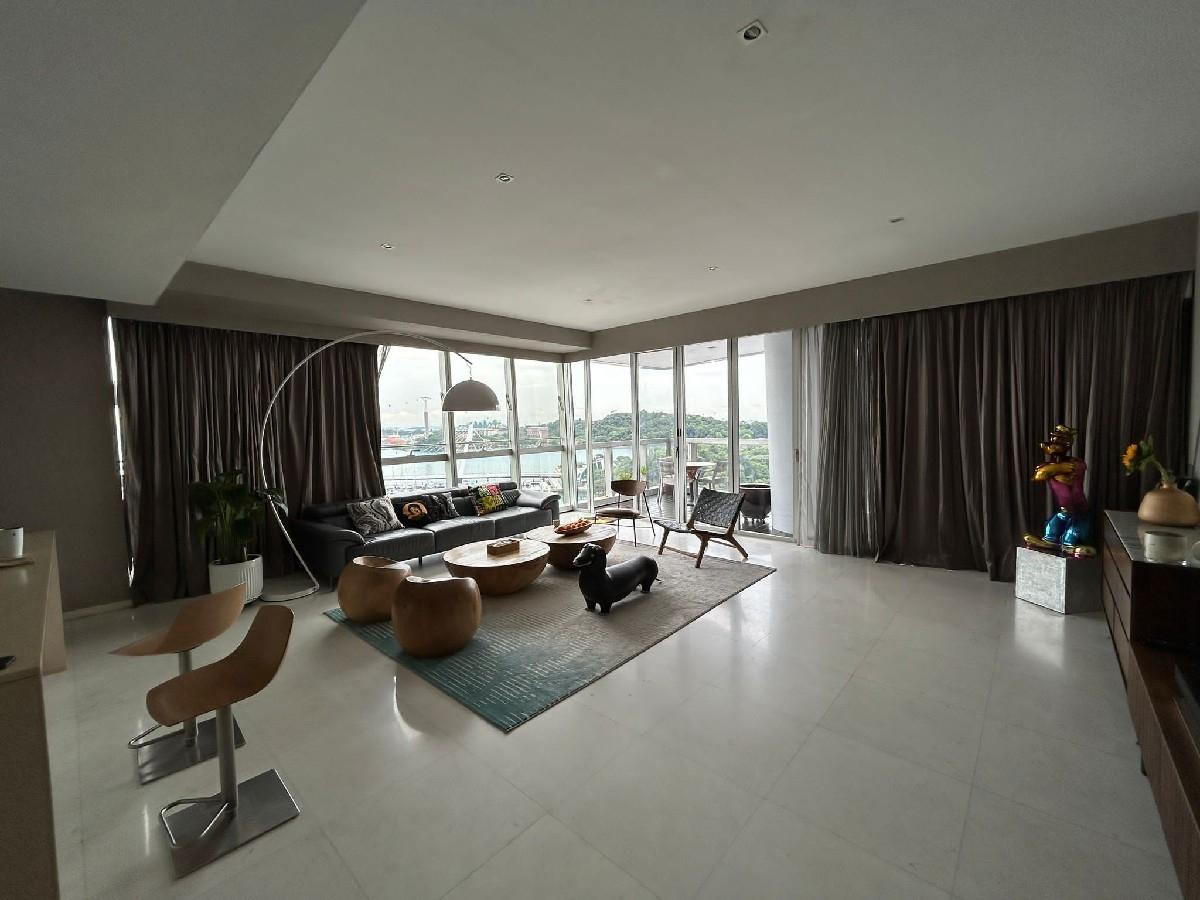 Condominium for Sale. 
