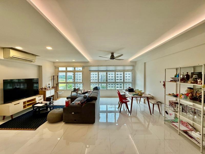 Prop-GPT: HDB Apartment: D19 Punggol 217A Sumang Walk