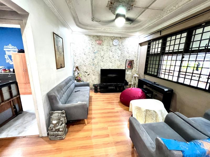 Prop-GPT: HDB Apartment: D19  509 Serangoon North Avenue 4
