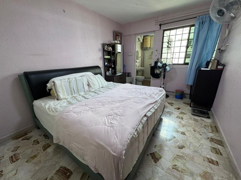 HDB Apartment for Sale, 456 Tampines Street 42 HDB Apartment For Sale, $588,000, 3 Bed 2 Bath 904 sqft $650.00 psf, SGD 588,000 | 99-year Leasehold