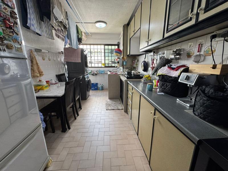 HDB Apartment for Sale, 456 Tampines Street 42 HDB Apartment For Sale, $588,000, 3 Bed 2 Bath 904 sqft $650.00 psf, SGD 588,000 | 99-year Leasehold