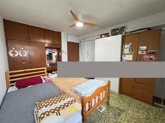 HDB Apartment for Sale, 257 Jurong East Street 24 HDB Apartment For Sale, $520,000, 3 Bed 2 Bath 1,117 sqft $466.00 psf, SGD 520,000 | 99-year Leasehold