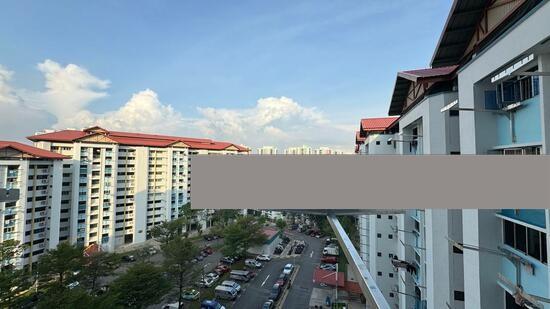 HDB Apartment for Sale, 257 Jurong East Street 24 HDB Apartment For Sale, $520,000, 3 Bed 2 Bath 1,117 sqft $466.00 psf, SGD 520,000 | 99-year Leasehold