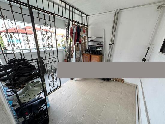 HDB Apartment for Sale, 257 Jurong East Street 24 HDB Apartment For Sale, $520,000, 3 Bed 2 Bath 1,117 sqft $466.00 psf, SGD 520,000 | 99-year Leasehold