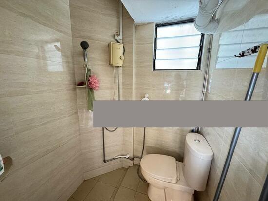 HDB Apartment for Sale, 257 Jurong East Street 24 HDB Apartment For Sale, $520,000, 3 Bed 2 Bath 1,117 sqft $466.00 psf, SGD 520,000 | 99-year Leasehold