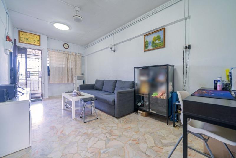 Prop-GPT: HDB Apartment: D03 Tiong Bahru 149 Silat Avenue