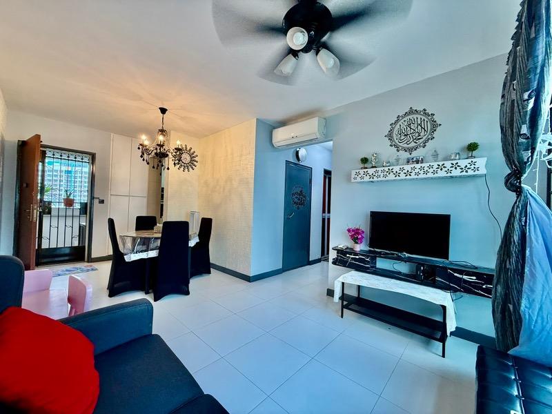 HDB Apartment for Sale. 