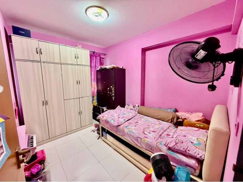 HDB Apartment for Sale. 