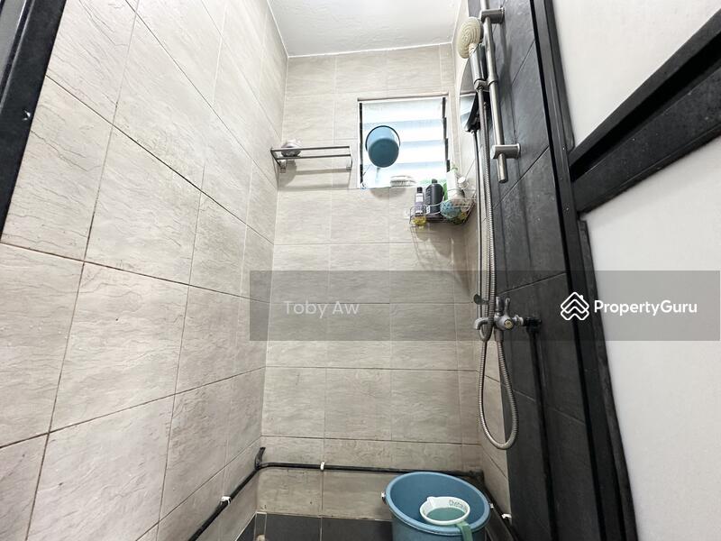 HDB Flat for Sale, 631 Hougang Avenue 8, SGD 420,000 | 99-year lease
