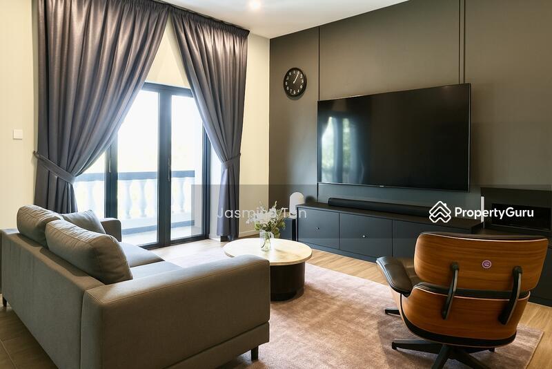 Prop-GPT: Terrace: D17  Loyang Villas