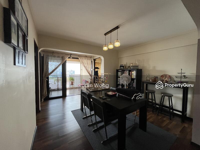 HDB Flat for Sale, 123 Paya Lebar Way, SGD 950,000 | 99-year lease