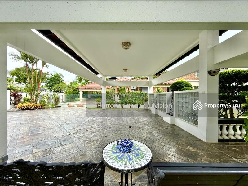 Bungalow for Sale, Rare 8400sf Beautiful Bungalow Plot with 6 Parking Lots in Dist 10, SGD 19,800,000 | Freehold