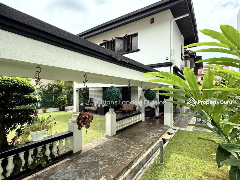Bungalow for Sale, Rare 8400sf Beautiful Bungalow Plot with 6 Parking Lots in Dist 10, SGD 19,800,000 | Freehold