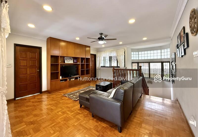 Bungalow for Sale, Rare 8400sf Beautiful Bungalow Plot with 6 Parking Lots in Dist 10, SGD 19,800,000 | Freehold