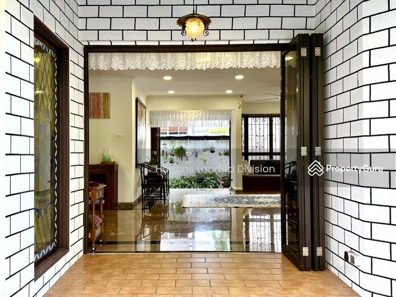 Bungalow for Sale, Rare 8400sf Beautiful Bungalow Plot with 6 Parking Lots in Dist 10, SGD 19,800,000 | Freehold